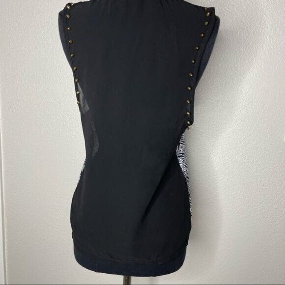 The Hanger Blue White And Black Sleeveless Studded Top Sheer Back Size S - Picture 4 of 11